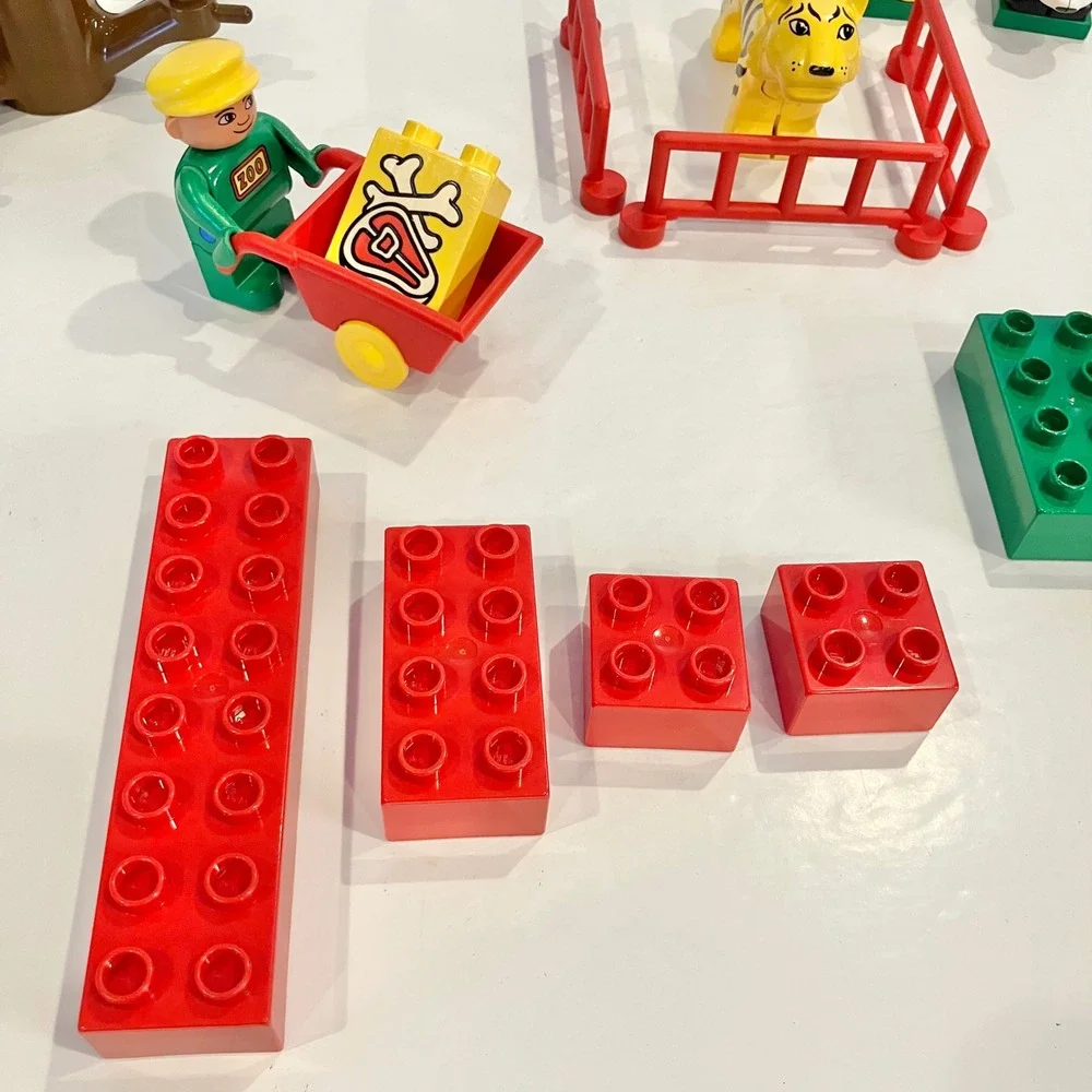 LEGO Duplo 2664 Jungle Friends Zoo Set 1990 includes 20 / 24 original pieces VTG